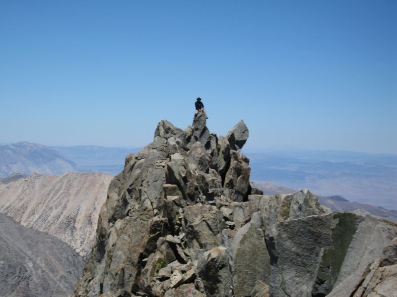 2007-08-12 Middle Palisade (34) Rich summit from far